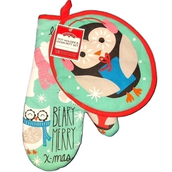 Christmas Holiday Time pot holder and oven mitt set - Picture 1 of 5